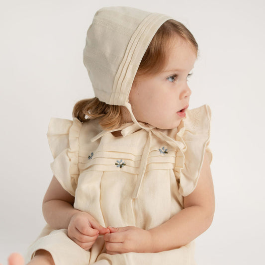 JESUSITO BEIGE CON BORDADO