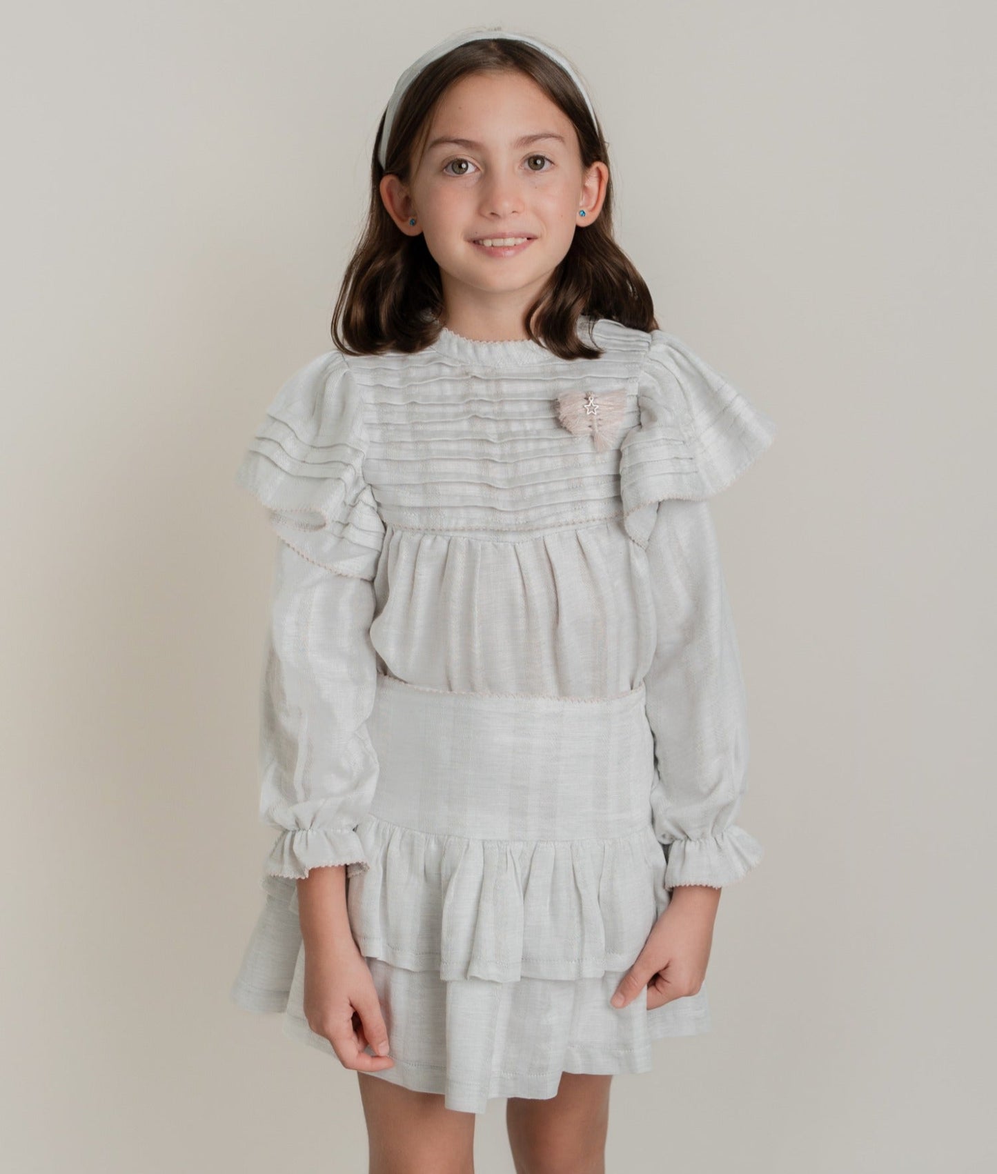 FALDA Y BLUSA GRIS PERLA