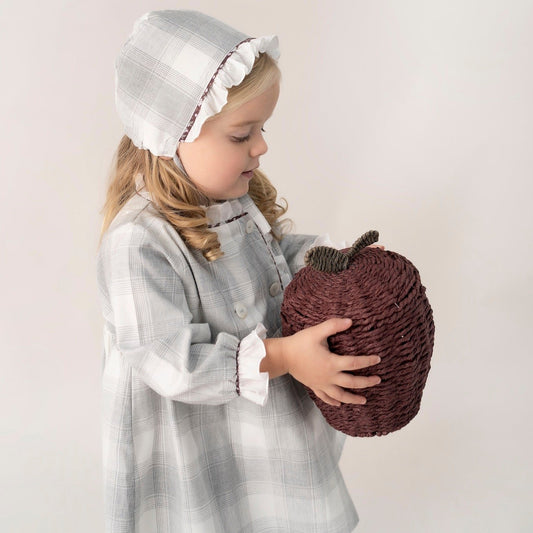 JESUSITO CUADROS GRIS