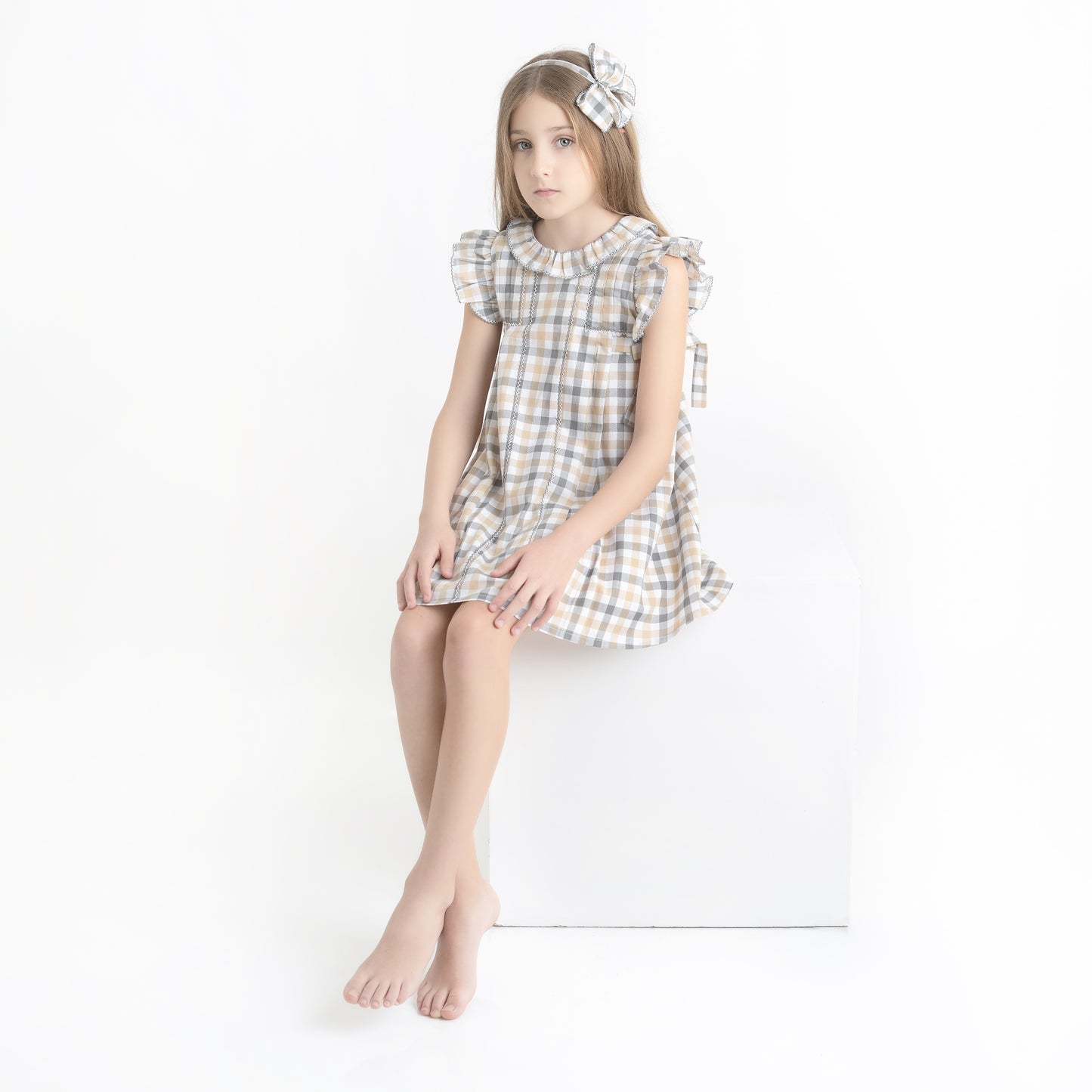 VESTIDO NIÑA CUADROS BORDADO