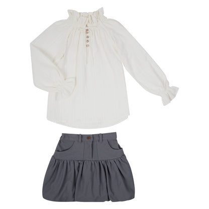 FALDA GRIS Y BLUSA RAYAS OFF WHITE