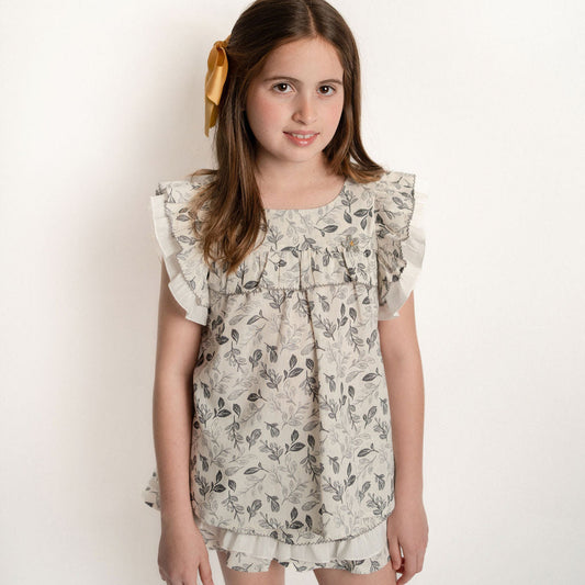 CONJUNTO BLUSA Y SHORT HOJAS GRIS