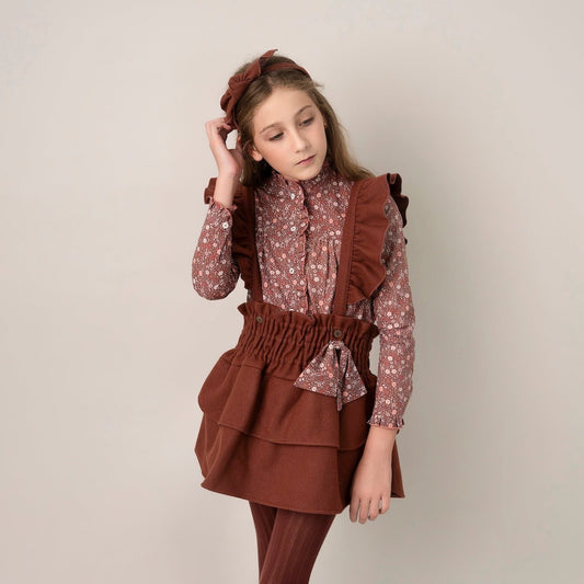 CONJUNTO FALDA TIRANTES CON BLUSA